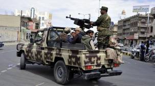الحوثيون يقتحمون منازل المواطنين بالحديدة