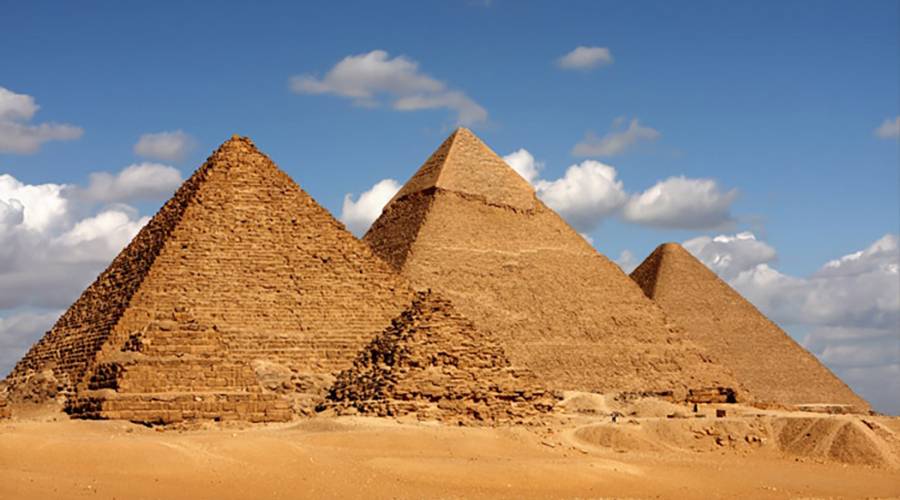 اكتشاف بقايا هرم جديد في مصر