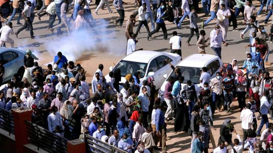 أسبوع عاصف في السودان.. احتجاجات مستمرة للمطالبة بتنحي البشير عن السلطة