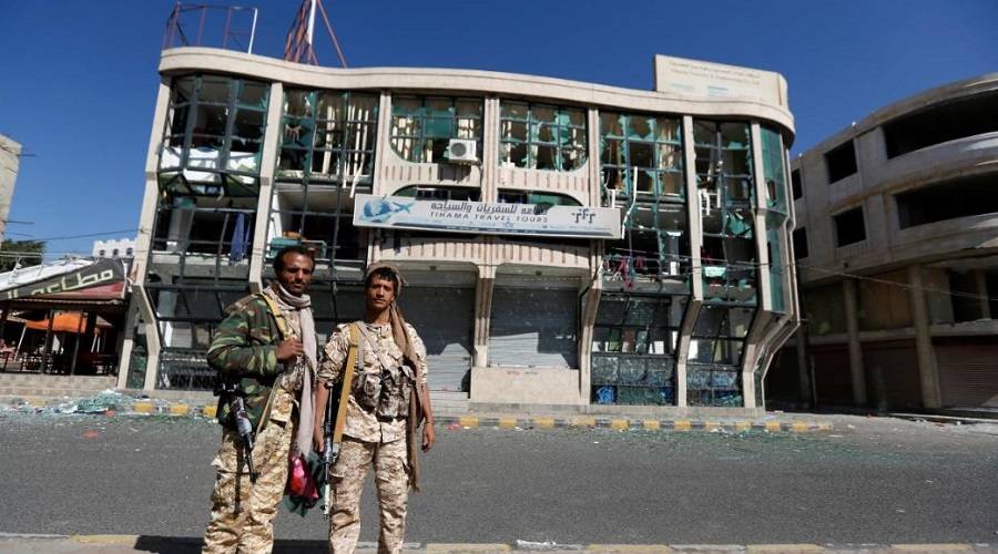 رويترز: الحوثيون مستعدون لوقف إطلاق النار في جميع الجبهات