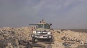 قوات الجيش تقطع خط إمداد المليشيا الرابط بين الحديدة وصنعاء