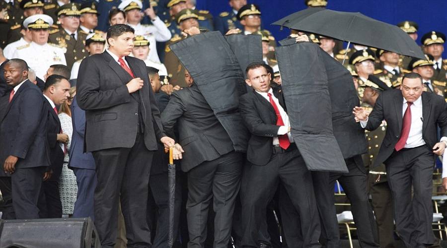 هكذا هرع حراس الرئيس الفنزويلي لحمايته من محاولة الاغتيال