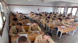مليشيا الحوثي تختطف طالبا من داخل قاعة الإمتحانات بالحديدة