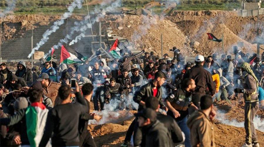 إصابة 122 فلسطينيا بينهم 50 بالرصاص الحي شرقي غزة