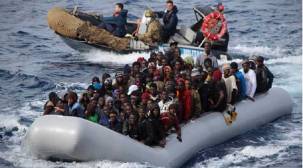 الهجرة الدولية تجلي 134 لاجئاً صومالياً في اليمن إلى بلادهم