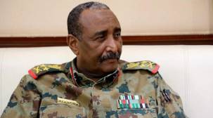 رئيس العسكري الانتقالي بالسودان: قواتنا باقية في اليمن ولم تنسحب