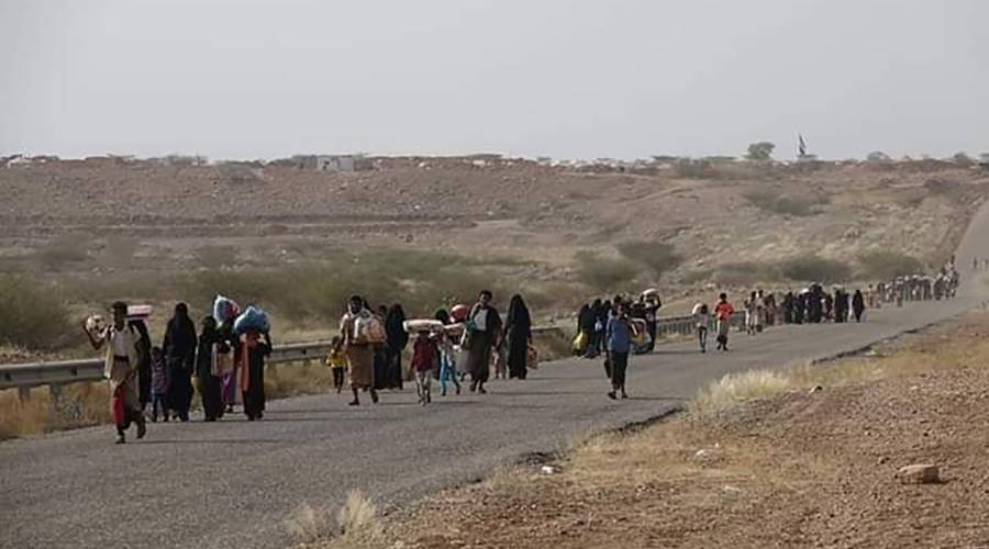 حجة: موجة نزوح بعد مجزرة لمليشيا الحوثي في مخيم للنازحين بحرض (صور)