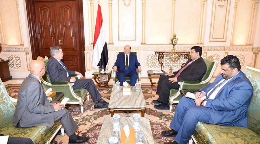 الرئيس هادي يحمل المجتمع الدولي مسؤولية استمرار تدخلات إيران في اليمن