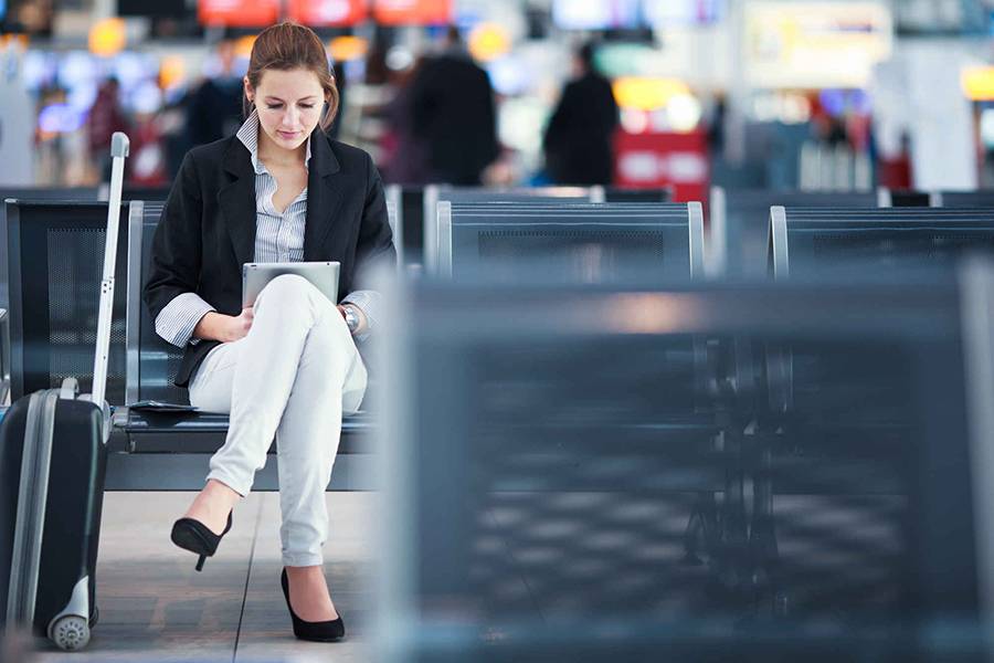 وداعاً للانتظار الممل.. تطبيقٌ يكشف كلمات سر الـ WiFi في مطارات العالم