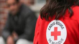 الصليب الأحمر يسحب 71 من موظفيه في اليمن بعد تعرضهم لتهديدات