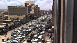 المواطنون في صنعاء غاضبون .. لقد أرهقتنا طوابير البحث عن المشتقات