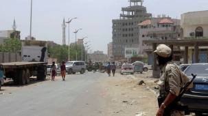 الداخلية: أصدرنا تعميما عاجلا للوحدات العسكرية بوقف إطلاق النار في عدن