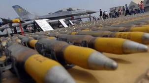 بسبب حرب اليمن .. تحركات دولية لفرض حظر صادرات الأسلحة إلى التحالف