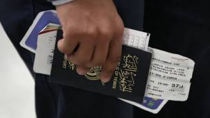 وزارة الأوقاف: مليشيا الحوثي تسيس الحج وتصادر جوازات المواطنين