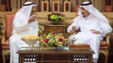 العاهل السعودي وأمير الكويت يبحثان مستجدات الأزمة مع الدوحة