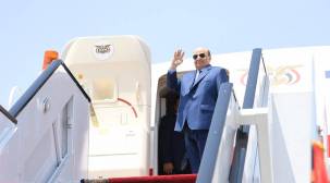 الرئيس هادي يعود إلى الرياض بعد زيارة إلى القاهرة استمرت يومين