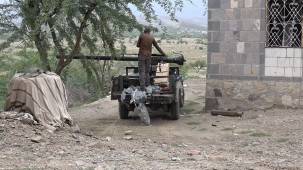 الجيش يتصدى لهجمات مليشيا الحوثي في مديرية الصلو بتعز