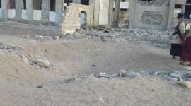 الحوثيون يستهدفون مدرسة للبنات في الخوخة بصاروخ باليستي