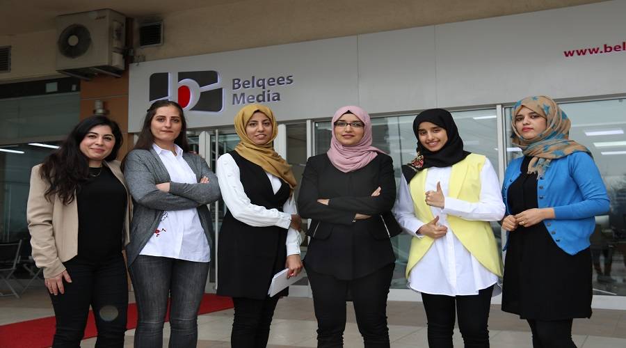 موظفات قناة بلقيس يتولين مهام إدارة القناة في يوم المرأة العالمي