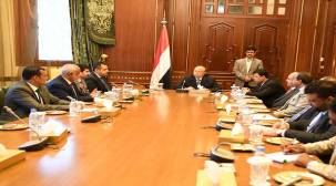 الرئيس هادي يوجه محافظي المحافظات التواجد في مناطقهم