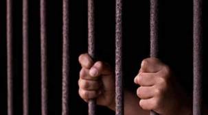 السجن 10 سنوات لمتهمين أدينا باغتصاب طفل في عدن