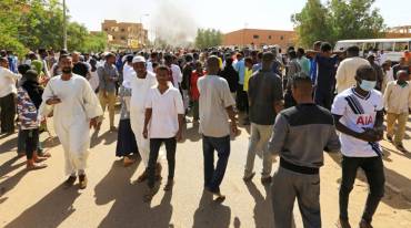 جنازة محتج في السودان تتحول لنقطة انطلاق جديدة للاحتجاجات