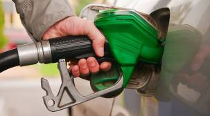 شركة النفط في عدن تكشف عن تسعيرة جديدة لأسعار المشتقات