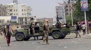 جرحى في اشتباكات بين قوات الحزام الأمني ومسلحين في عدن