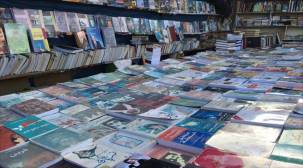رغم الحرب .. علاقة اليمنيين بالكتب والقراءة لا تزال وثيقة