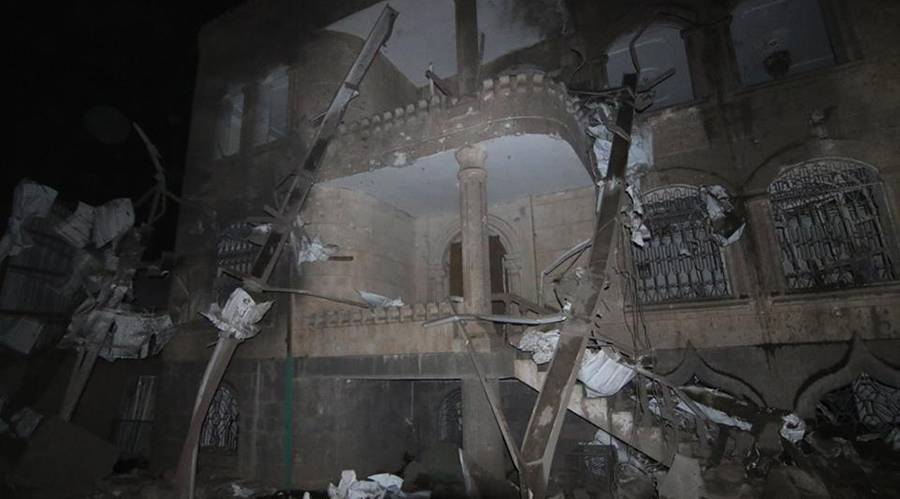 المنزل الذي استهدفته غارة جوية للتحالف جنوب صنعاء