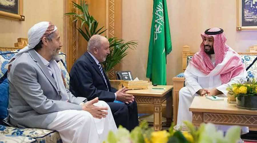 عن لقاء قيادة الإصلاح بولي العهد السعودي ..تغير في السياسة أم تكتيك جديد ؟