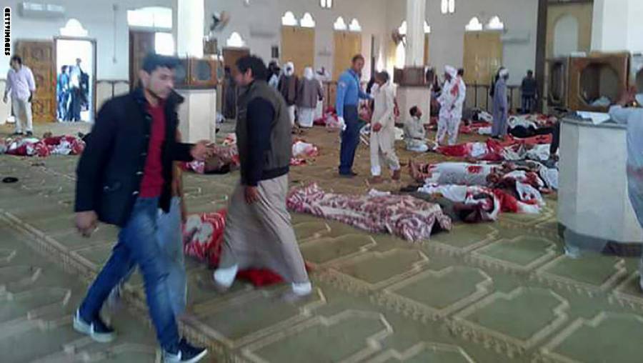 تفاصيل &quot;مجزرة&quot; الهجوم المزودج على مسجد الروضة بسيناء المصرية .. مقتل 235 شخصاً